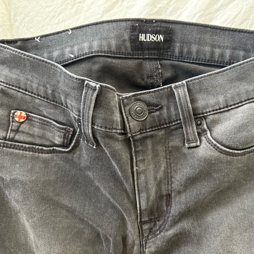 HUDSON Krista low rise super skinny jeans. Size 24. Grey.